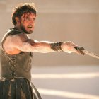 Paul Mescal es Lucius.