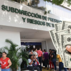 La oficina del IESS ubicada en la avenida de Las Américas, en Guayaquil, atiende a los usuarios que sacan turno para requerimientos en torno al Seguro de Desempleo.