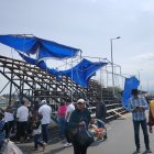 Las carpas afectadas se quedaron sin techo, los plásticos fueron rotos por el viento. 


AG-EXTERNOS