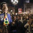 Más de 40 organizaciones civiles marcharon pidiendo la dimisión de Carlos Mazón.