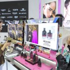 Feria. Personas que asistieron a la  Exposición Internacional de Importaciones (CIIE) en China.