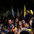 Jan Topic llegó este domingo hasta el TCE acompañado de simpatizantes.