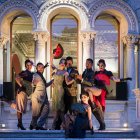 La obra se presenta el viernes 15 y sábado 16 de noviembre a las 20:00 en el Teatro Sánchez Aguilar, en la ciudad de Guayaquil.