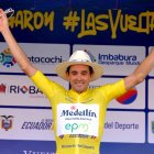 El festejo de Óscar Sevilla tras ganar la primera etapa de la Vuelta al Ecuador.