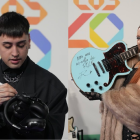 Tiago PZK (izquierda) y Ruslana (derecha) son algunos de los famosos que firmaron artículos