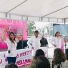 Escena. El equipo ofrece charlas de prevención sobre el cáncer de útero.