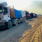 El Ejército israelí anunció este sábado la entrada de 11 camiones con ayuda humanitaria, que se produjo el jueves, en el norte de Gaza, donde mantiene un asedio desde hace más de un mes que ha reducido drásticamente la entrada de productos de primera necesidad.