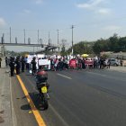 Pacientes y trabajadores piden que el Gobierno pague las asignaciones que deben a las clínicas de diálisis.