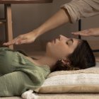 Es posible curar a través de las manos