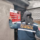 Operativo. En el laboratorio se encontraron botellas y otros insumos para elaborar el licor