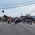 Desde el mediodía habitantes del norte de Ambato, Cunchibamba, cerraron el paso por la Panamericana.
