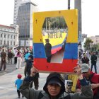 Organizaciones sociales recorres las calles de Quito.