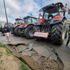 Los agricultores protestaron este sábado en el Reino Unido por un nuevo impuesto.