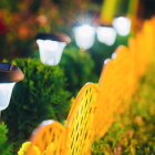 Los cortes de luz en Ecuador obligan a los ecuatorianos a buscar alternativas solares.