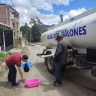 Hecho. Tanqueros proveen de agua a las zonas más afectadas.