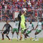 Deportivo Quito cayó 1-0 ante Liga de Portoviejo en la ida de los cuartos de final del ascenso nacional.