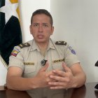 Eduardo Aguirre, jefe de la gestión operativa del distrito Samborondón de la Policía Nacional, señala que los guardias de seguridad deben tener más cuidado al dejar ingresar vehículos.