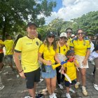 Familias enteras ecuatorianos llegaron hasta el estadio Metropolitano de Barranquilla para apoyar a la Tri ante Colombia.