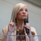 Vicepresidenta de Uruguay, Beatriz Argimón, hablando en la presentación del nuevo sello conmemorativo del Correo Uruguayo