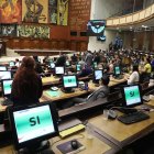 Proceso. En el pleno de la Asamblea Nacional se votó para emitiner un documento en el que se rechaza lo ocurrido en el sur del Ecuador.