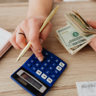 El décimo tercer sueldo en Ecuador se paga en diciembre, antes de la Navidad y Año Nuevo.