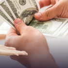 El décimo tercer sueldo es un igreso extra que se paga en el mes de diciembre.