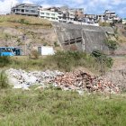 En El Trébol, donde se sembró el bosque de arupos, personas inescrupulosas han arrojado escombros y desperdicios.