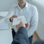 La ley establece horarios, días para realizar los cobros. También censura el hostigamiento.