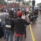 Seis sujetos asaltaron un pasaje comercial en la Bahía, centro de Guayaquil.