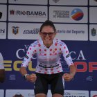 Esther Galarza celebró estar a poco de llevarse la Vuelta Ciclística Femenina.