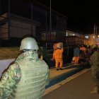 Bajo estrictas medidas de seguridad se cumplió con el traslado masivo de privados de libertad.