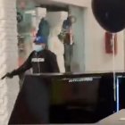 La mañana del sábado se registró el robo de una joyería ubicada en el Centro Comercial