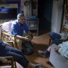 El presidente electo Yamandu Orsi, se reúne con el ex presidente de Uruguay (2010-2015), José Mujica y su esposa Lucia Topolansky, en su rancho de Montevideo.