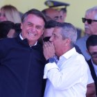 Foto de archivo del expresidente de Brasil Jair Bolsonaro (i) y el general Walter Braga Netto.