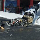 La avioneta siniestrada continúa en la avenida Eleodoro Solórzano de La Libertad