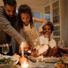 Referencial. Familia celebrando el Día de Acción de Gracias.