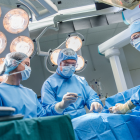 Referencial. Doctores operando.