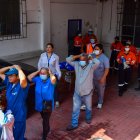 Personal médico y pacientes salieron de forma ordenada durante el simulacro.