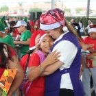 Las voluntarias de la Fundación Logos realizan un agasajo por Navidad