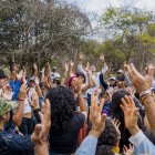 El rito de los comuneros para pedir a los dioses Guancavilcas por mejores días para la tierra.