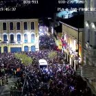 Así lucía la Plaza San Francisco durante el concierto gratuito por las fiestas de Quito.