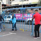 Las vallas metálicas fueron colocadas a lo largo de la avenida De Los Shyris, en el norte de Quito, para evitar desmanes por las fiestas de Quito.