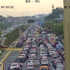 La fila se extendía hasta la Aurora, reportan usuarios.