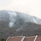 Varios focos del incendio se evidenciaron en zonas aledañas a urbanizaciones en Los Ceibos.