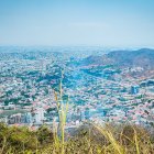 A lo largo del día se han hecho sobrevuelos en Cerro Azul para monitorear el estado de los puntos críticos.