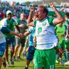 Macías celebra tras el pase gol que le dio a Cueto y que le valió a La Capira clasificar a las semifinales de Ascenso.