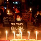 Una vigilia para recordar a las personas que murieron en la tragedia de Bhopal.