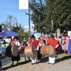 AMBATO. Hombres y mujeres comparten la tradicion de tocar los tambores y el pingullo.