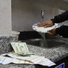 Revisión. La propuesta de revisar las tarifas del agua potable no solo busca la sostenibilidad, sino incentivar al cuidado del líquido vital en la capital.