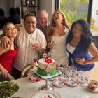 Mariela Viteri con Silvana Torres, Marlon Acosta, Roberto Trujillo y Priscilla Tomalá.